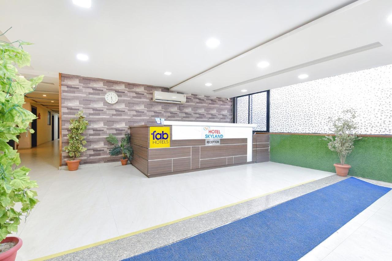 Fabhotel Skyland Ahmedabad Esterno foto
