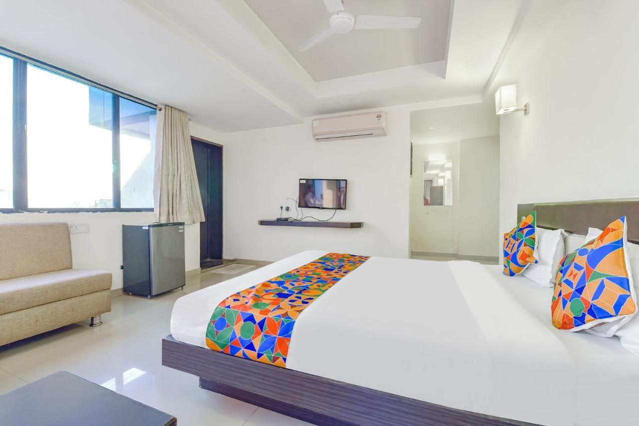 Fabhotel Skyland Ahmedabad Esterno foto