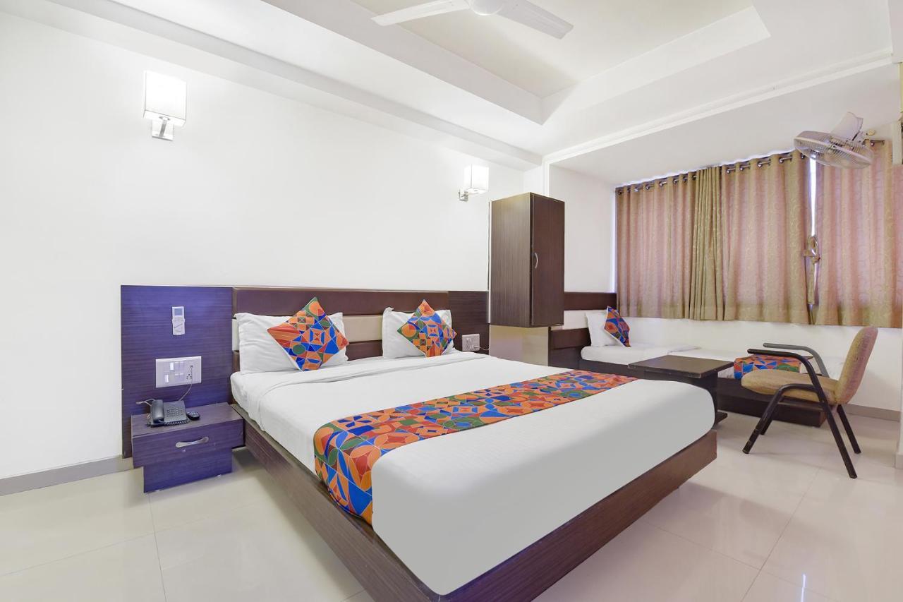 Fabhotel Skyland Ahmedabad Esterno foto