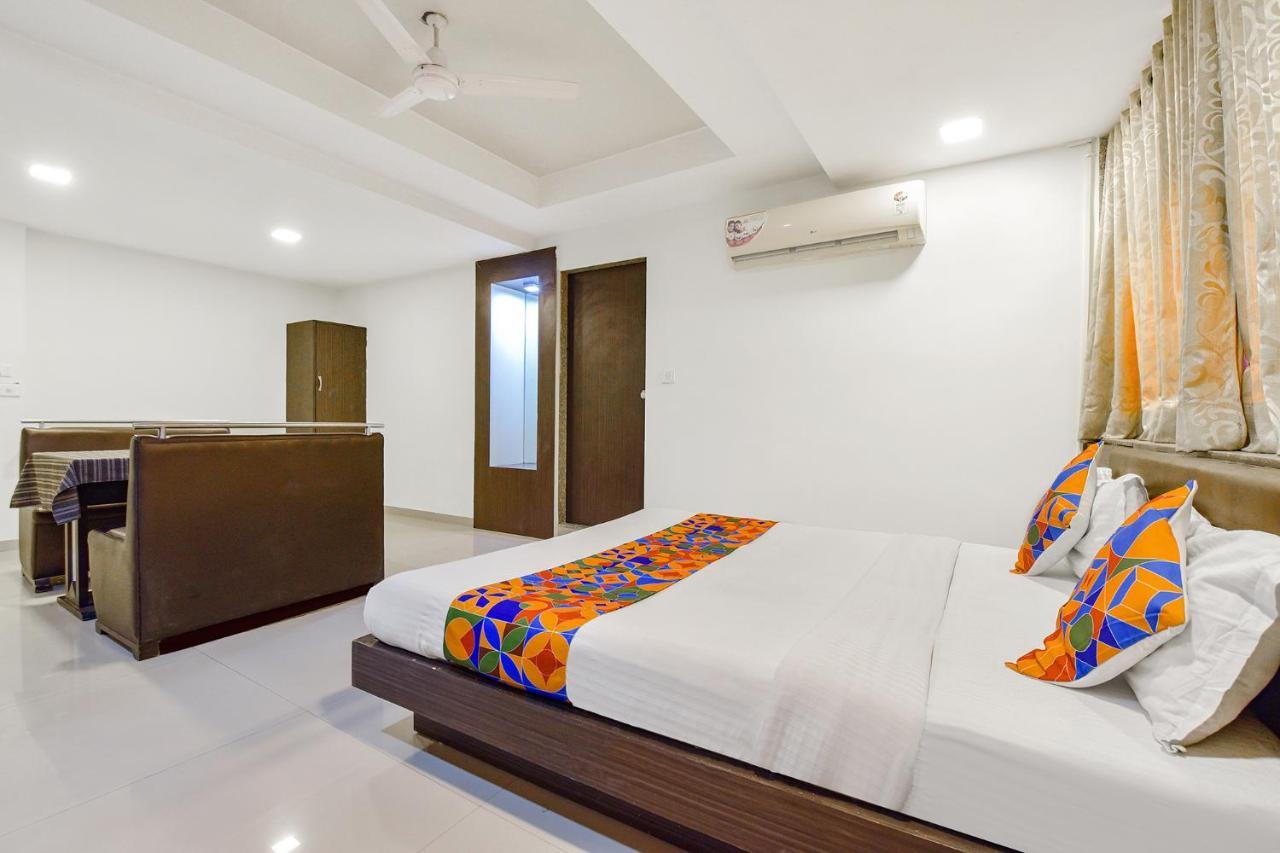 Fabhotel Skyland Ahmedabad Esterno foto