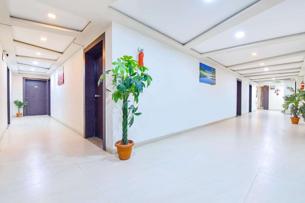 Fabhotel Skyland Ahmedabad Esterno foto