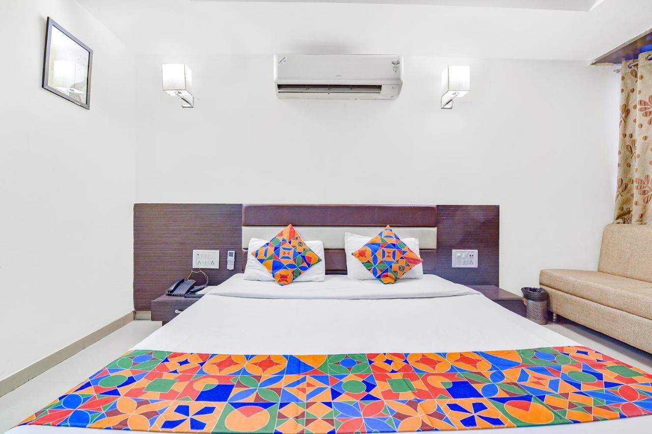 Fabhotel Skyland Ahmedabad Esterno foto